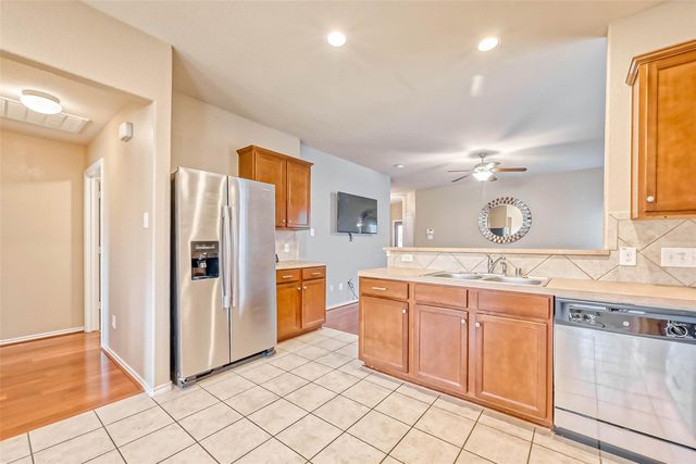 6725 Strawberry Brook Lane, Dickinson, TX 77539