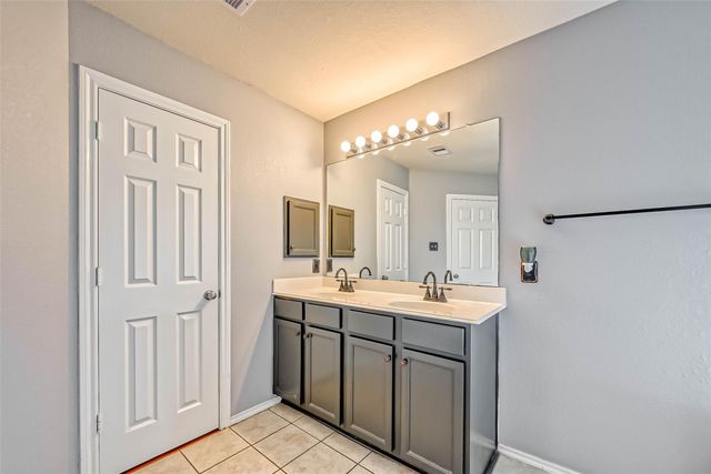 6725 Strawberry Brook Lane, Dickinson, TX 77539