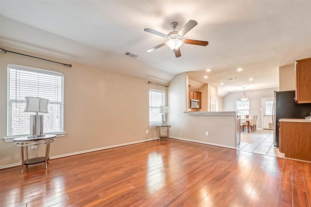 6725 Strawberry Brook Lane, Dickinson, TX 77539