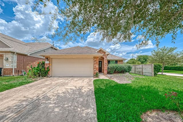 6725 Strawberry Brook Lane, Dickinson, TX 77539