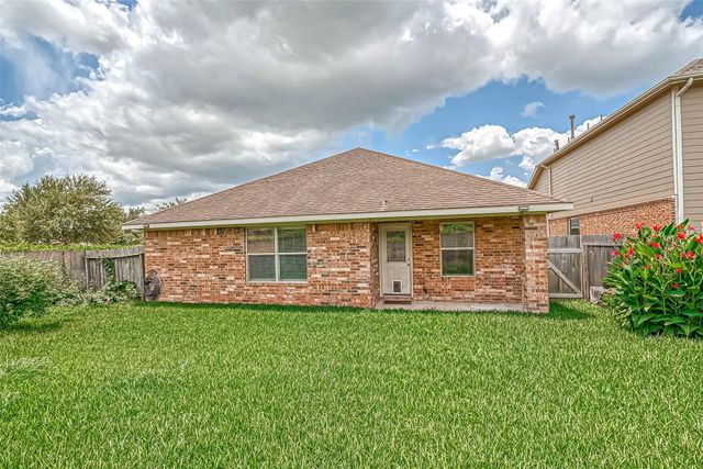 6725 Strawberry Brook Lane, Dickinson, TX 77539