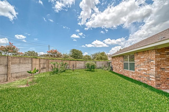 6725 Strawberry Brook Lane, Dickinson, TX 77539