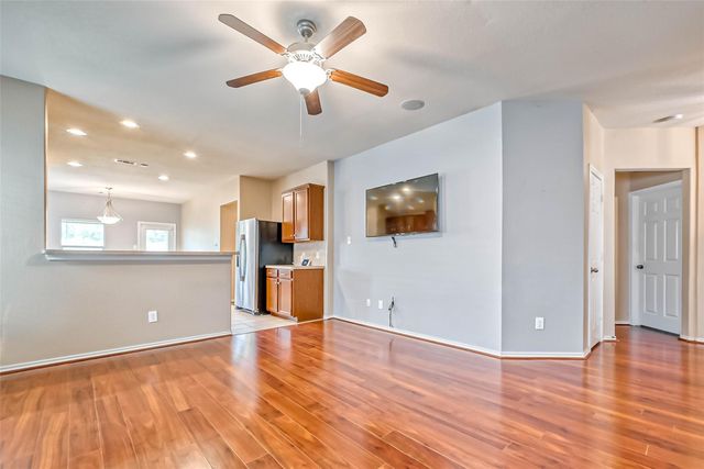 6725 Strawberry Brook Lane, Dickinson, TX 77539