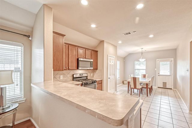 6725 Strawberry Brook Lane, Dickinson, TX 77539