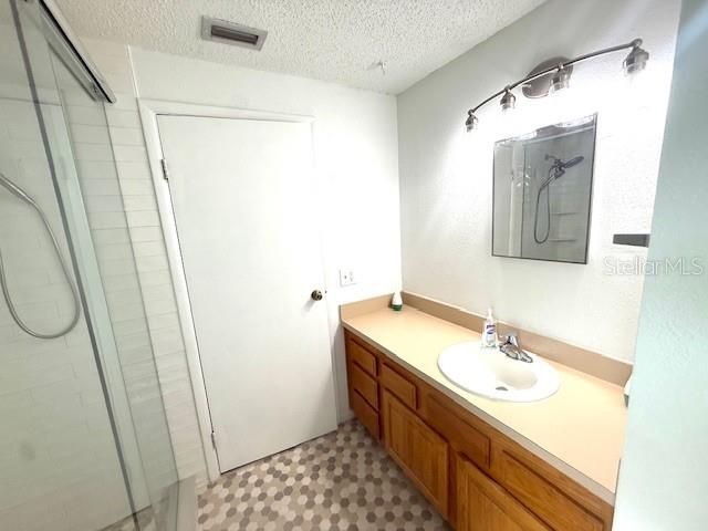 440 LAKEVIEW DRIVE, Oldsmar, FL 34677