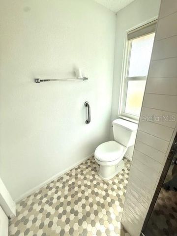 440 LAKEVIEW DRIVE, Oldsmar, FL 34677