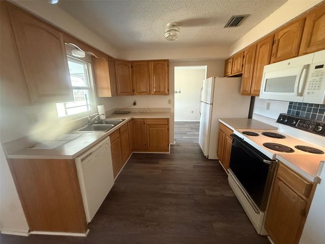 440 LAKEVIEW DRIVE, Oldsmar, FL 34677