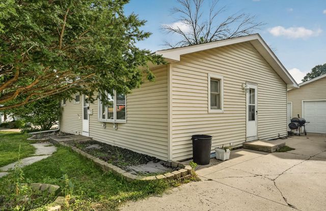 2514 NW 23rd Avenue NW, Rochester, MN 55901