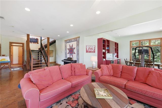 8990 Fields Way, Gainesville, GA 30506
