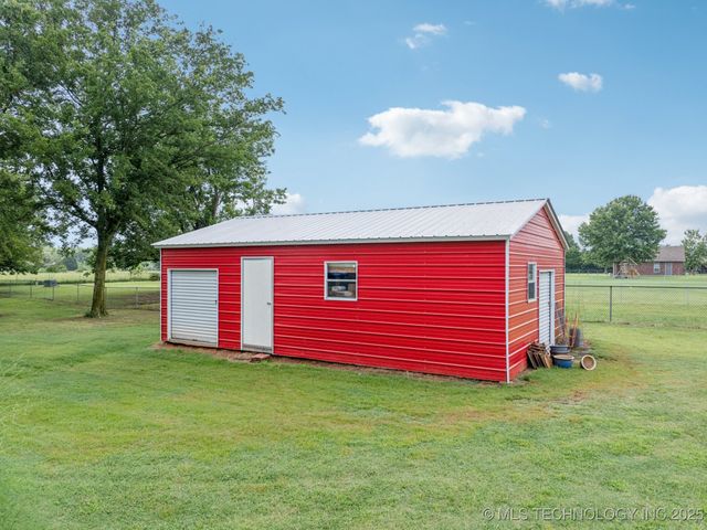 705 SW 23rd Street, Wagoner, OK 74467