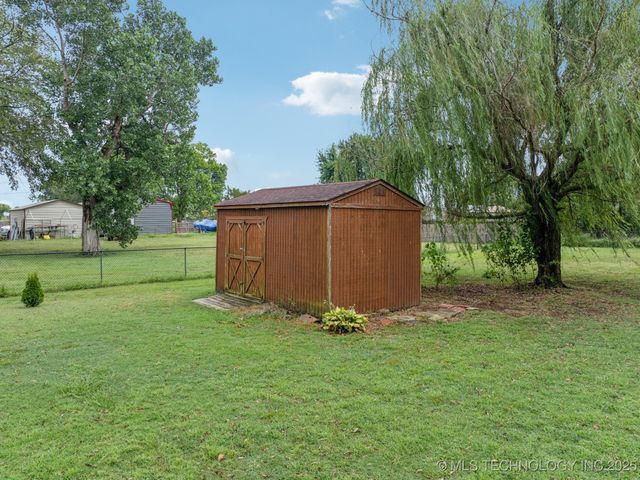 705 SW 23rd Street, Wagoner, OK 74467