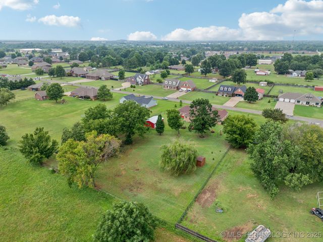 705 SW 23rd Street, Wagoner, OK 74467