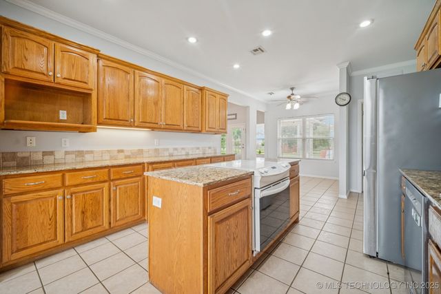 705 SW 23rd Street, Wagoner, OK 74467