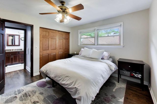 103 S Windsor Drive, Arlington Heights, IL 60004