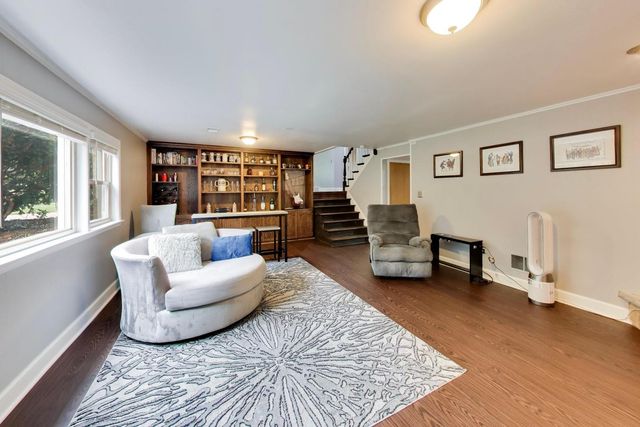103 S Windsor Drive, Arlington Heights, IL 60004