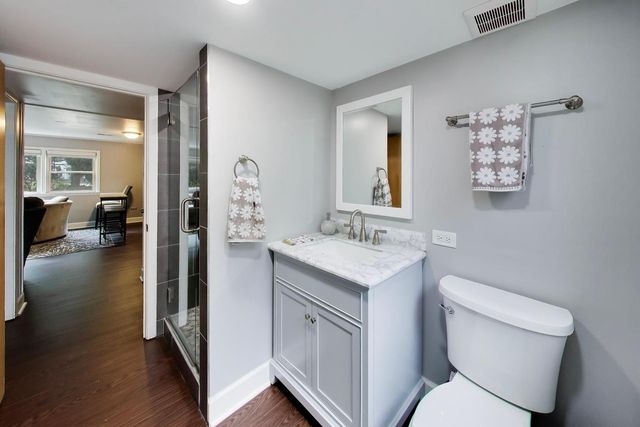 103 S Windsor Drive, Arlington Heights, IL 60004