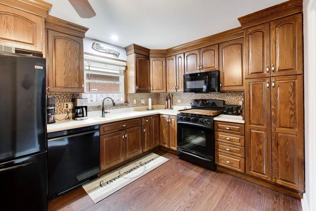 103 S Windsor Drive, Arlington Heights, IL 60004
