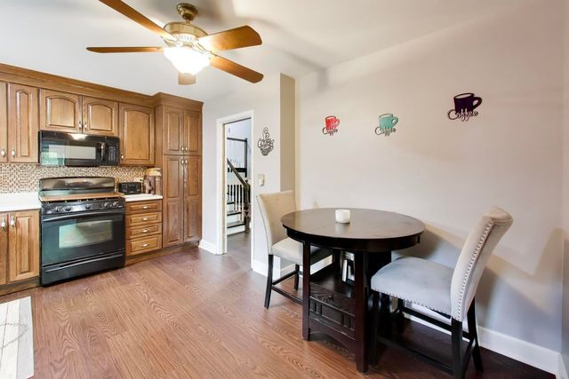 103 S Windsor Drive, Arlington Heights, IL 60004