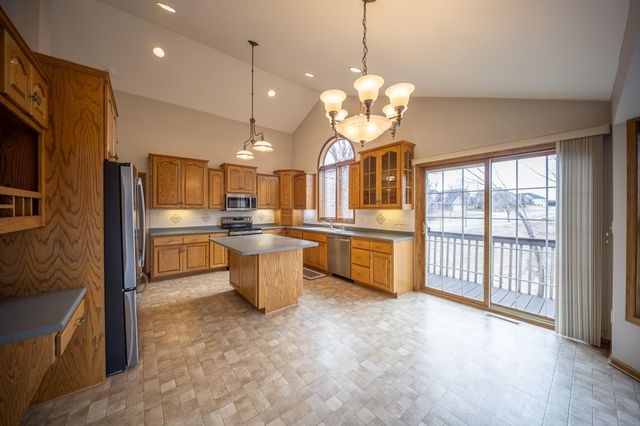 4931 Scenic View Drive SW, Rochester, MN 55902