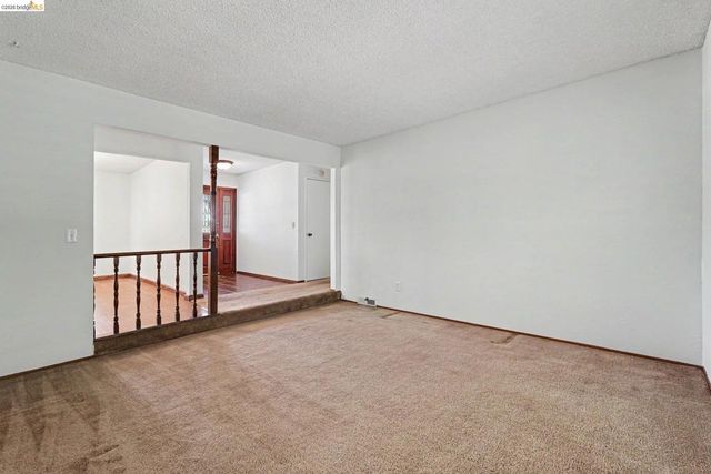 325 Hillsdale Dr, Pittsburg, CA 94565