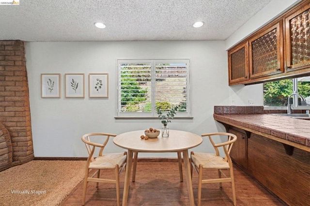 325 Hillsdale Dr, Pittsburg, CA 94565