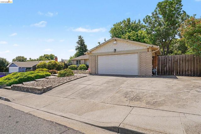 325 Hillsdale Dr, Pittsburg, CA 94565