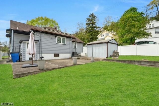 240 Gordon Ave, Totowa Boro, NJ 07512