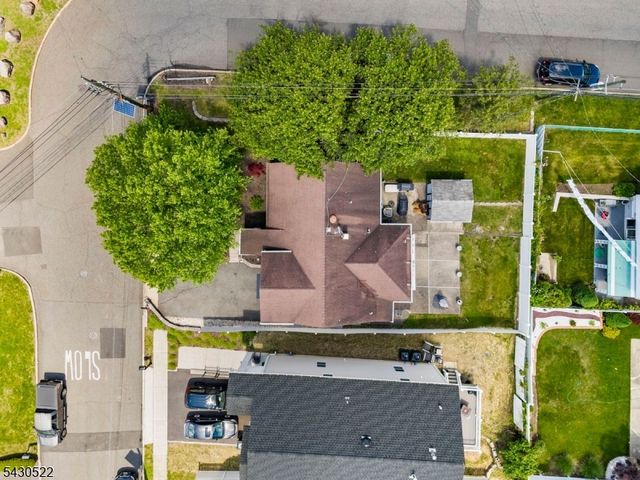 240 Gordon Ave, Totowa Boro, NJ 07512