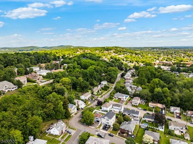 240 Gordon Ave, Totowa Boro, NJ 07512