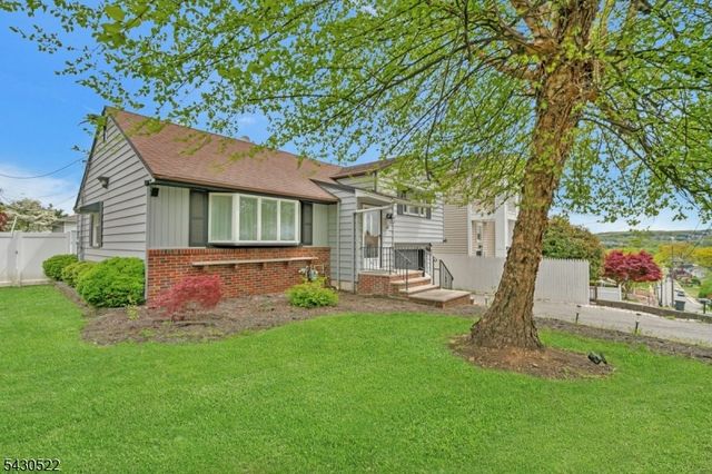 240 Gordon Ave, Totowa Boro, NJ 07512