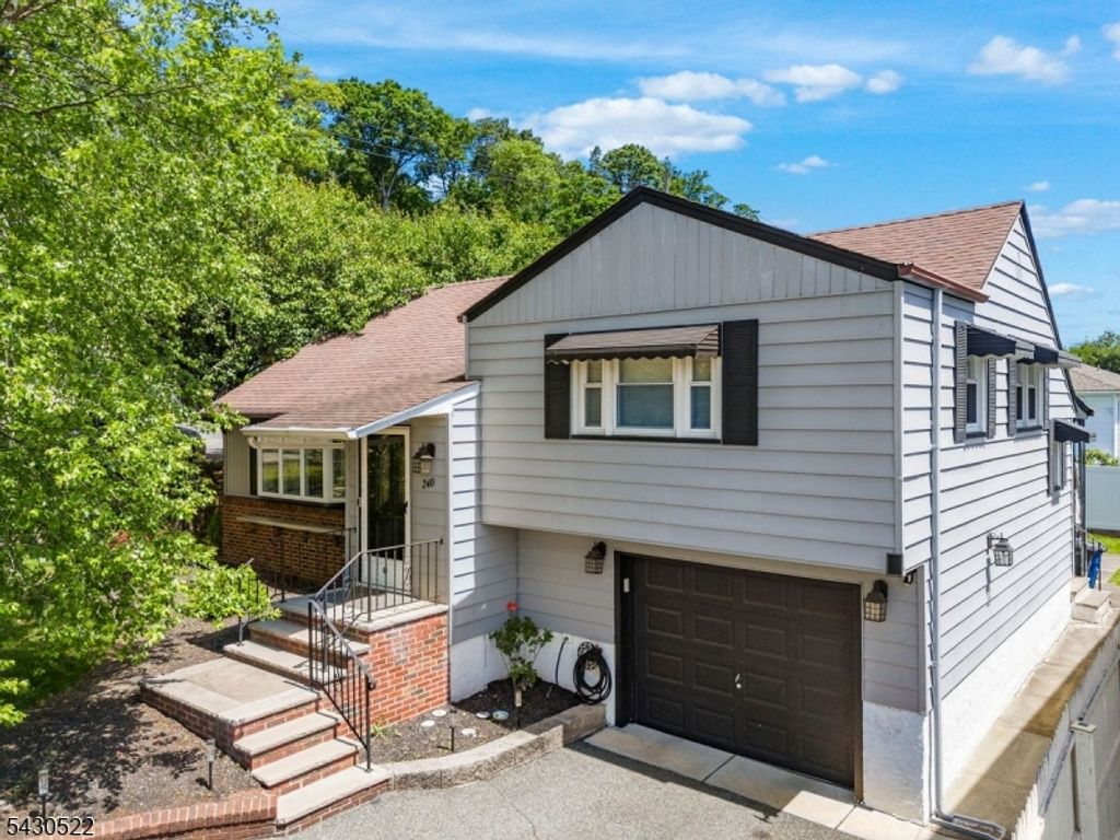 240 Gordon Ave, Totowa Boro, NJ 07512 — photo 2