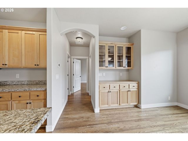 1264 S 41ST Pl, Springfield, OR 97478