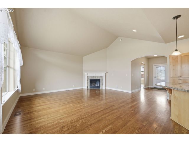 1264 S 41ST Pl, Springfield, OR 97478