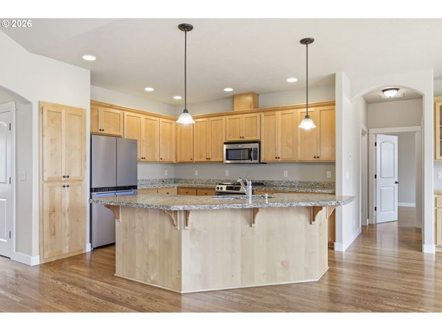 1264 S 41ST Pl, Springfield, OR 97478