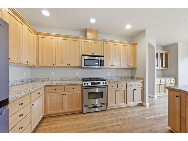 1264 S 41ST Pl, Springfield, OR 97478