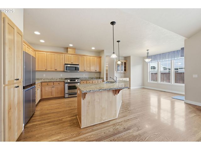 1264 S 41ST Pl, Springfield, OR 97478