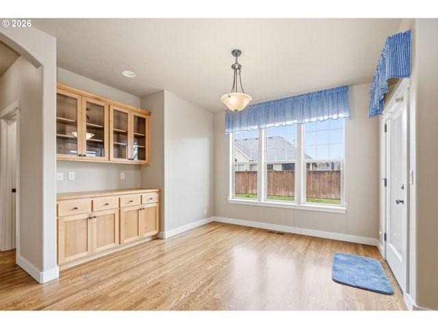 1264 S 41ST Pl, Springfield, OR 97478