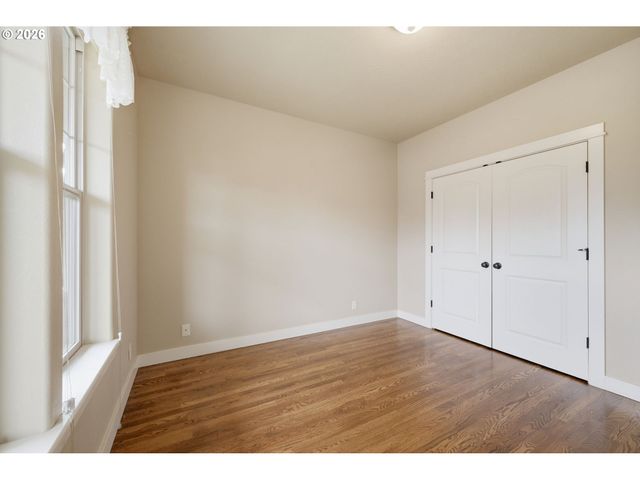 1264 S 41ST Pl, Springfield, OR 97478