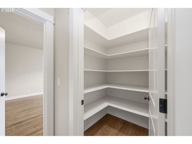 1264 S 41ST Pl, Springfield, OR 97478