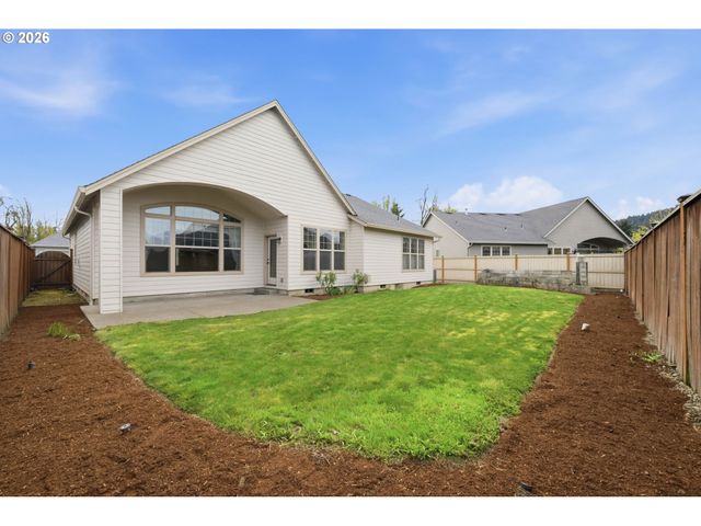 1264 S 41ST Pl, Springfield, OR 97478