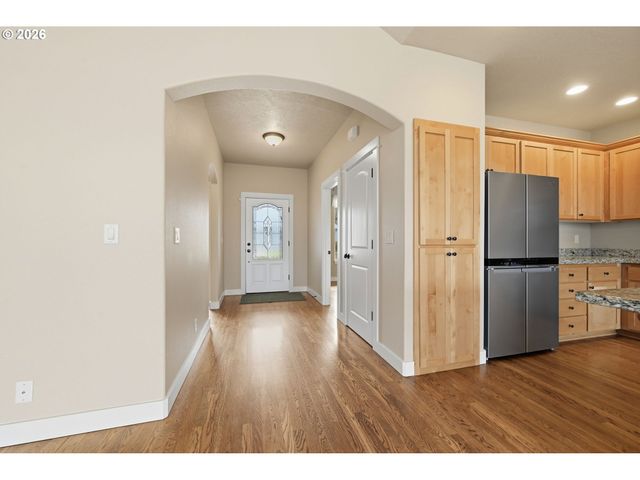 1264 S 41ST Pl, Springfield, OR 97478