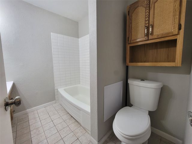 829 E Mustang Street, Crowley, TX 76036
