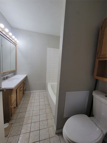 829 E Mustang Street, Crowley, TX 76036