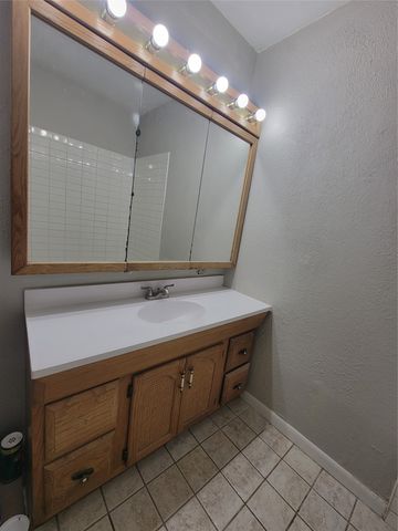 829 E Mustang Street, Crowley, TX 76036