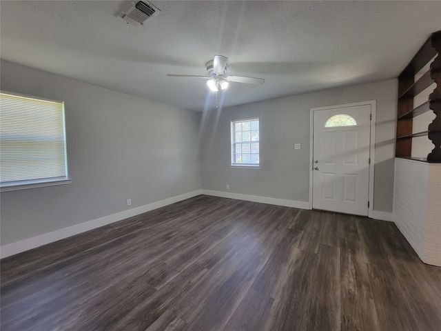 829 E Mustang Street, Crowley, TX 76036