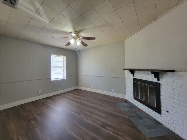 829 E Mustang Street, Crowley, TX 76036