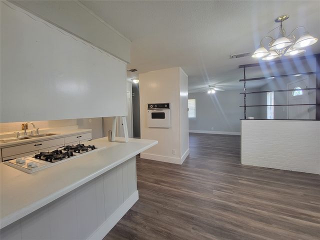 829 E Mustang Street, Crowley, TX 76036