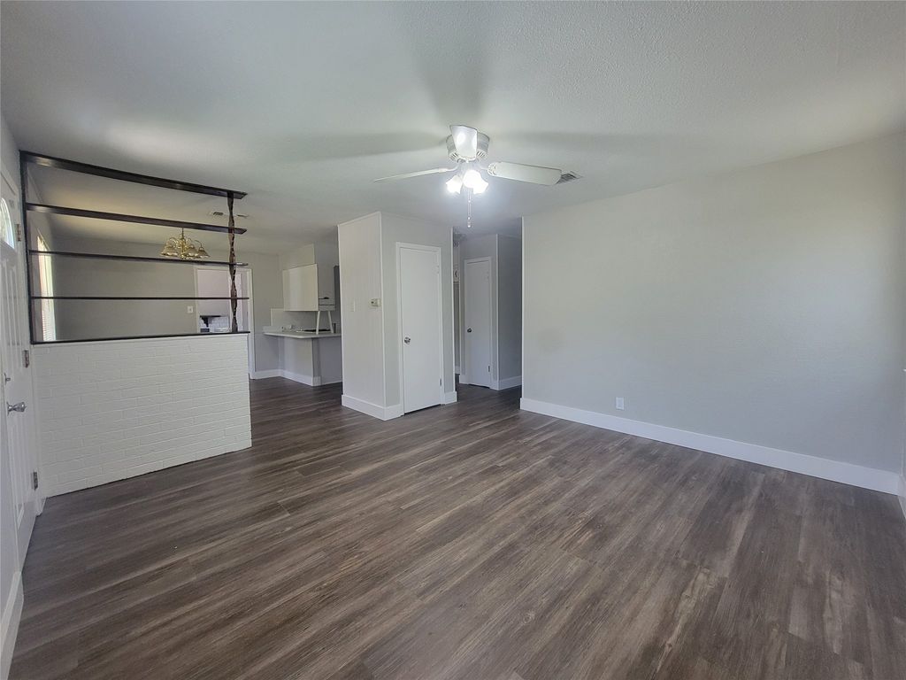829 E Mustang Street, Crowley, TX 76036