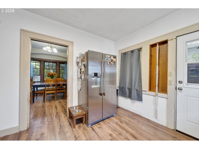 2410 3RD St, Tillamook, OR 97141