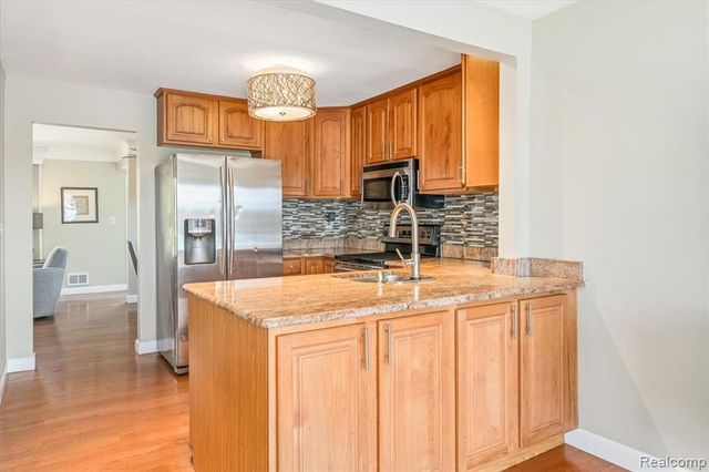 47969 Merle Court, Belleville, MI 48111